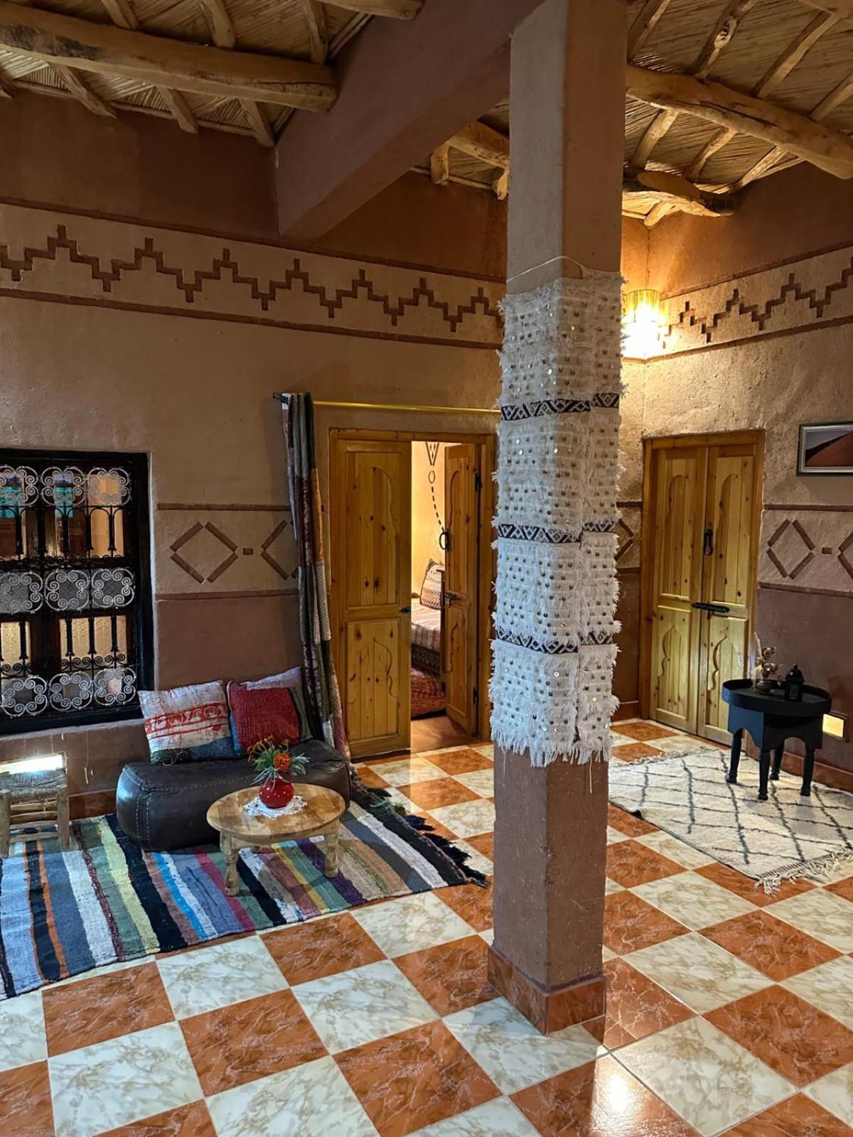 Maison D'Hotes Izza Kelaat-M'Gouna Екстериор снимка